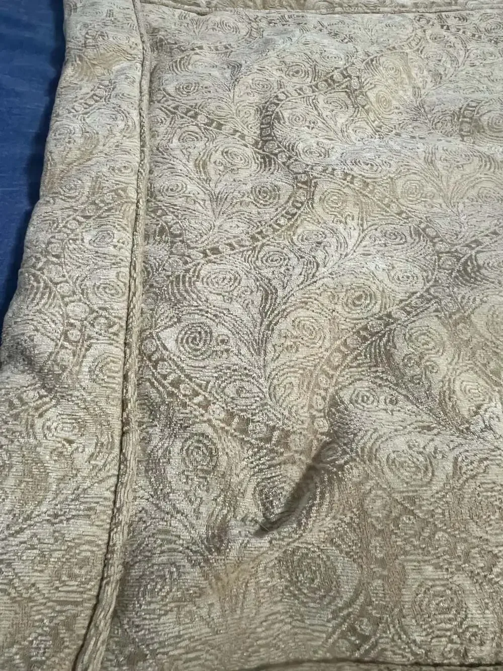 Set of 2 Beige Damask Jacquard Pillow Shams with Flanged Edges xl